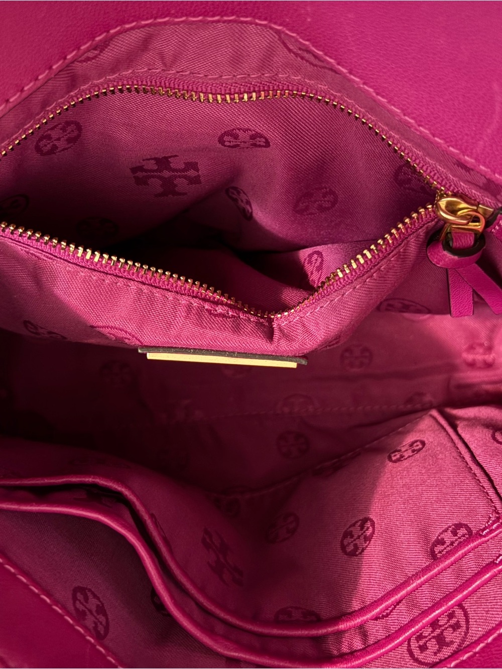 Tory Burch Small Fleming Convertible Shoulder Bag in Party Fuchsia Leather - Picture 13 of 16